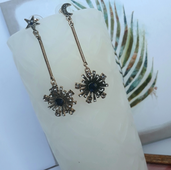 Old gold and black stone Boho earrings - Picture 4 of 4